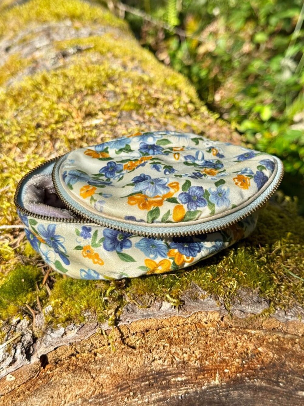 Vintage Mid Century Jewelry Pouch In Floral Print Satin And Metal Zipper